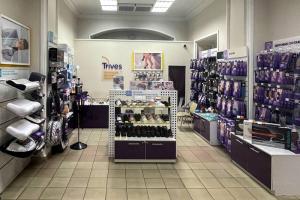 г. Санкт-Петербург, Невский пр., д. 35, Универмаг «Большой Гостиный Двор» (Перинная линия), 1 этаж, секция 127 г. Санкт-Петербург, Невский пр., д. 35, Универмаг «Большой Гостиный Двор» (Перинная линия), 1 этаж, секция 127