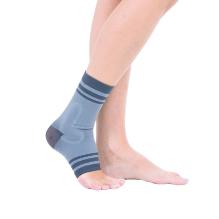 Бандаж компрессионный на голеностопный сустав с силиконовыми вкладышами Т-8611  Trives Бандаж компрессионный на голеностопный сустав с силиконовыми вкладышами Т-8611  Trives